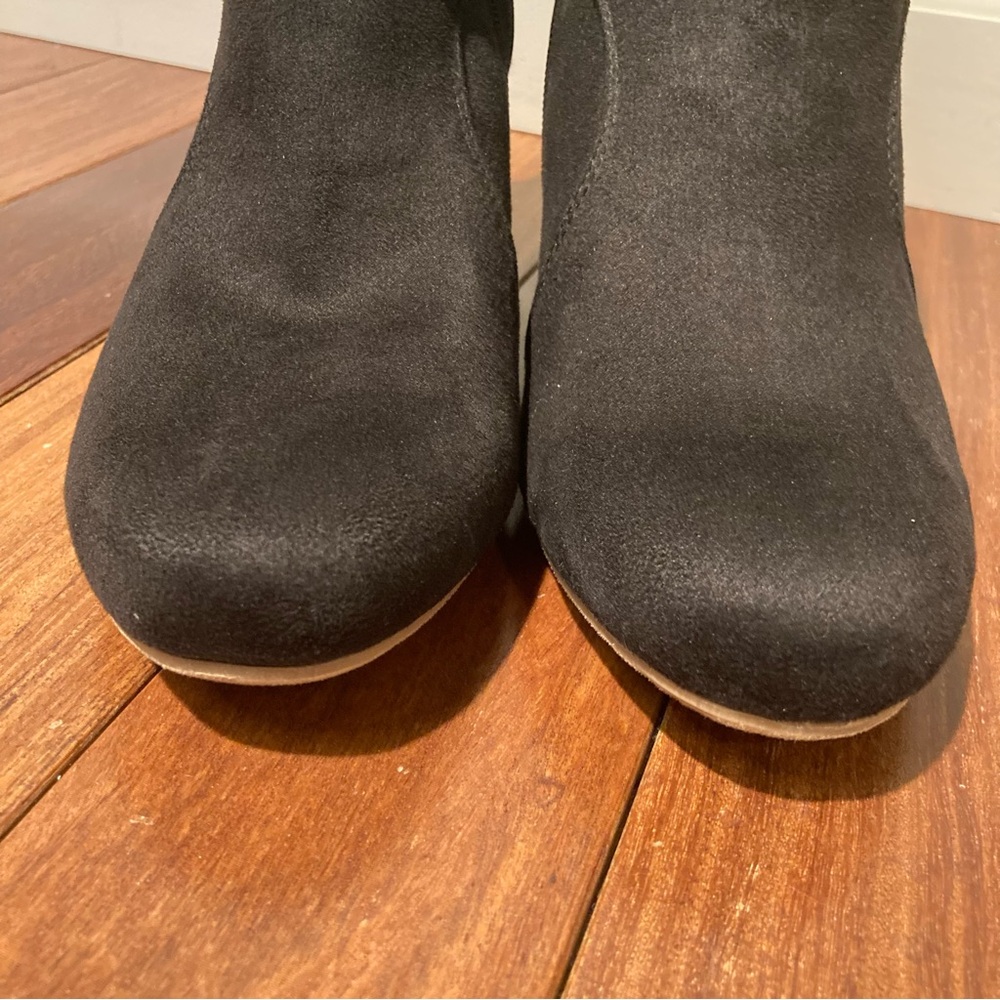 NWOT American Eagle Black Ankle Boots Booties Faux Suede 2.5 inch Heel Size 8.5 - Picture 10 of 13